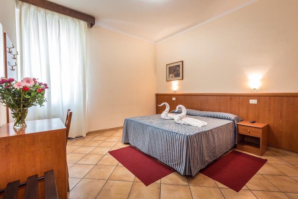 Hotel Real Firenze Bagian luar foto